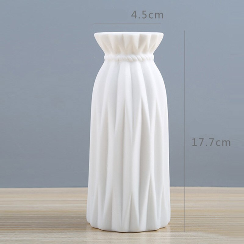 Vase minimaliste blanc en céramique