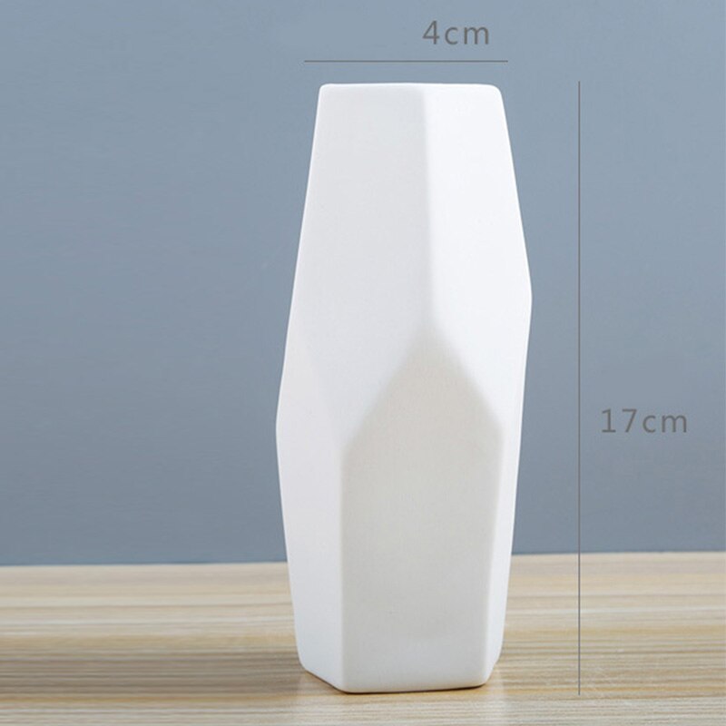 Vase minimaliste blanc en céramique