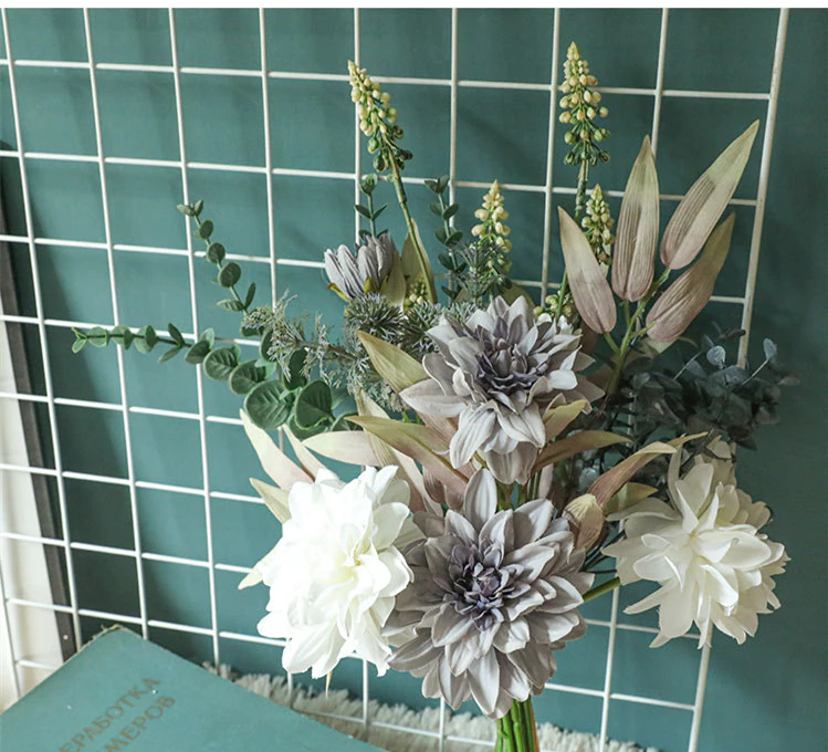 Bouquet de fleurs artificielles d'hiver