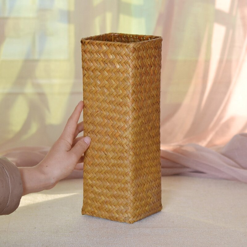 Vase tissé en rotin