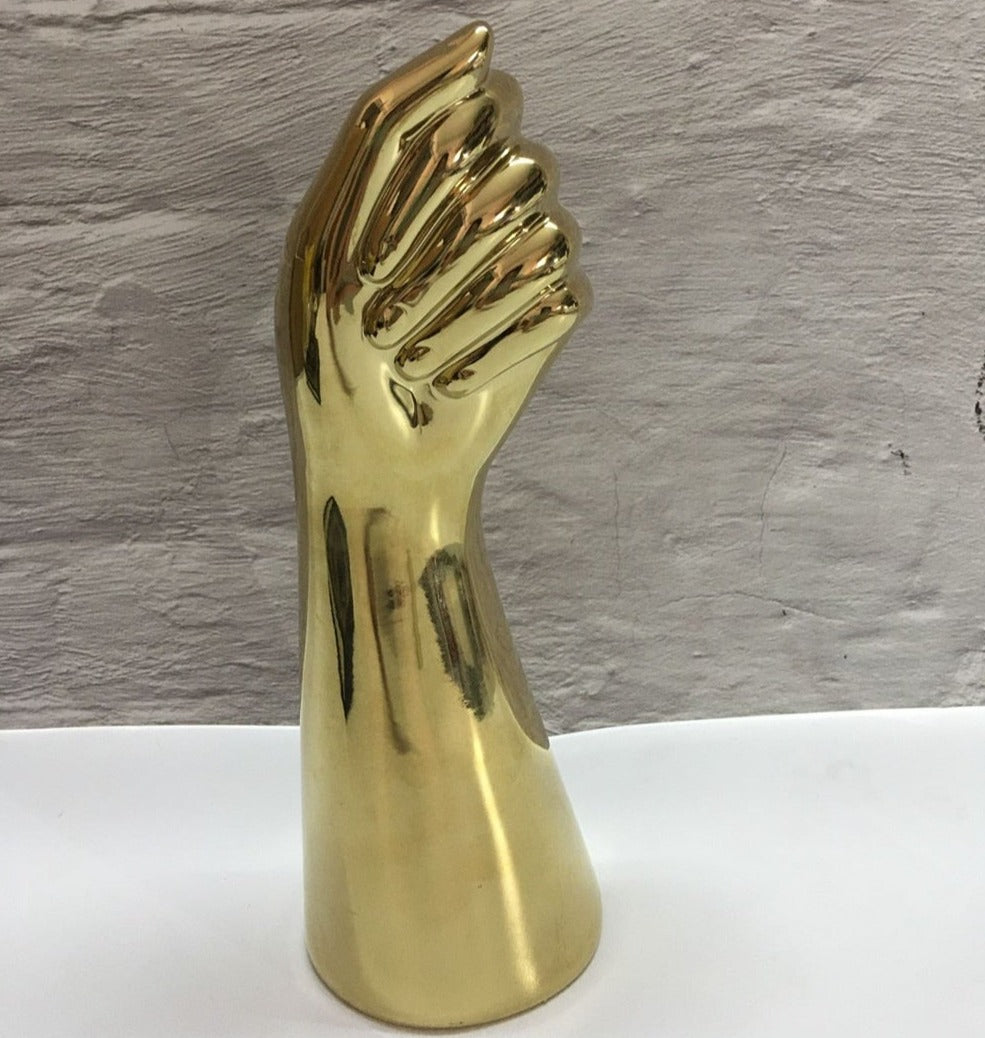 Vase en céramique - représentation de main