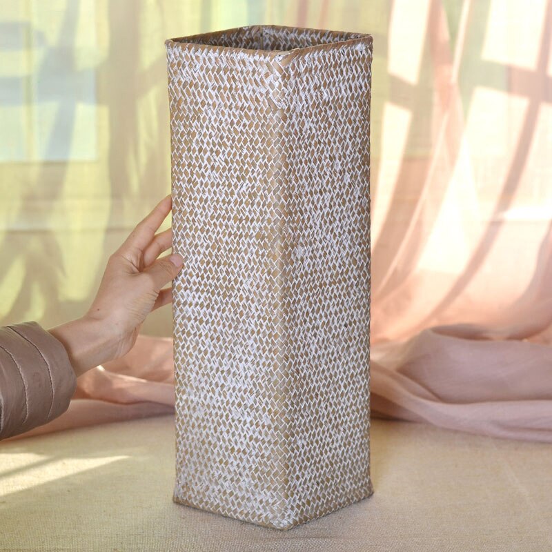 Vase tissé en rotin