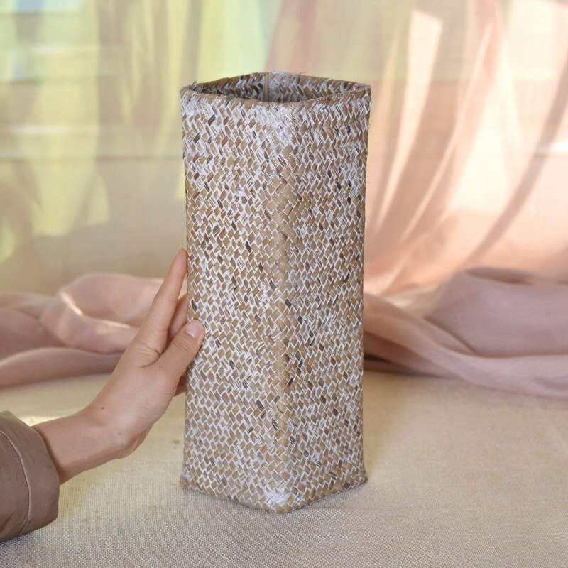 Vase tissé en rotin