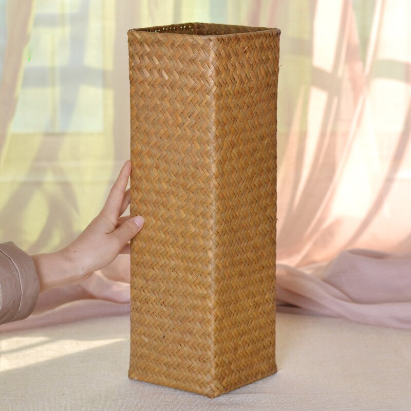 Vase tissé en rotin