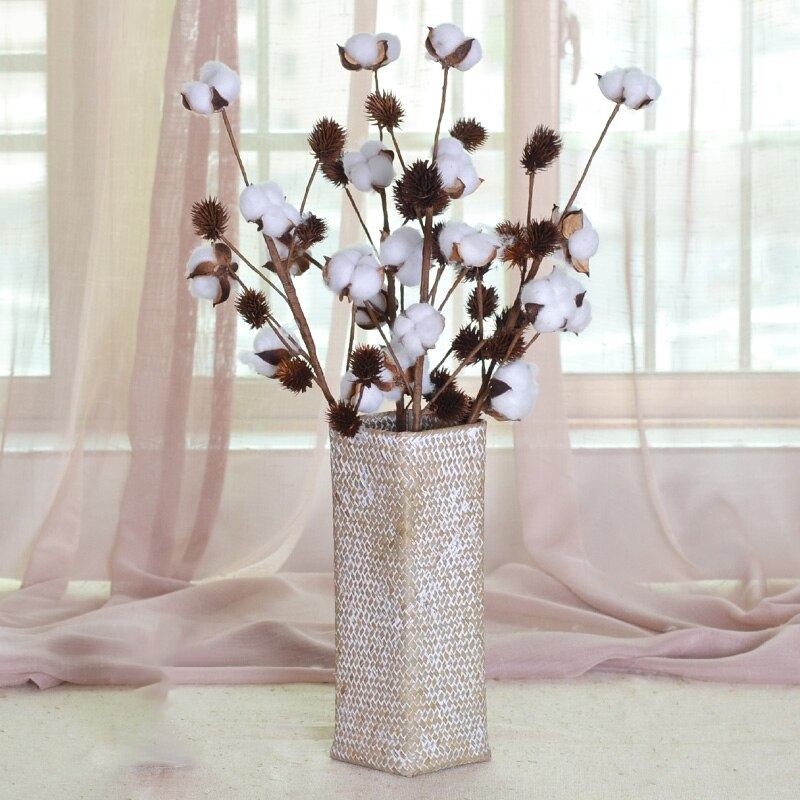 Vase tissé en rotin